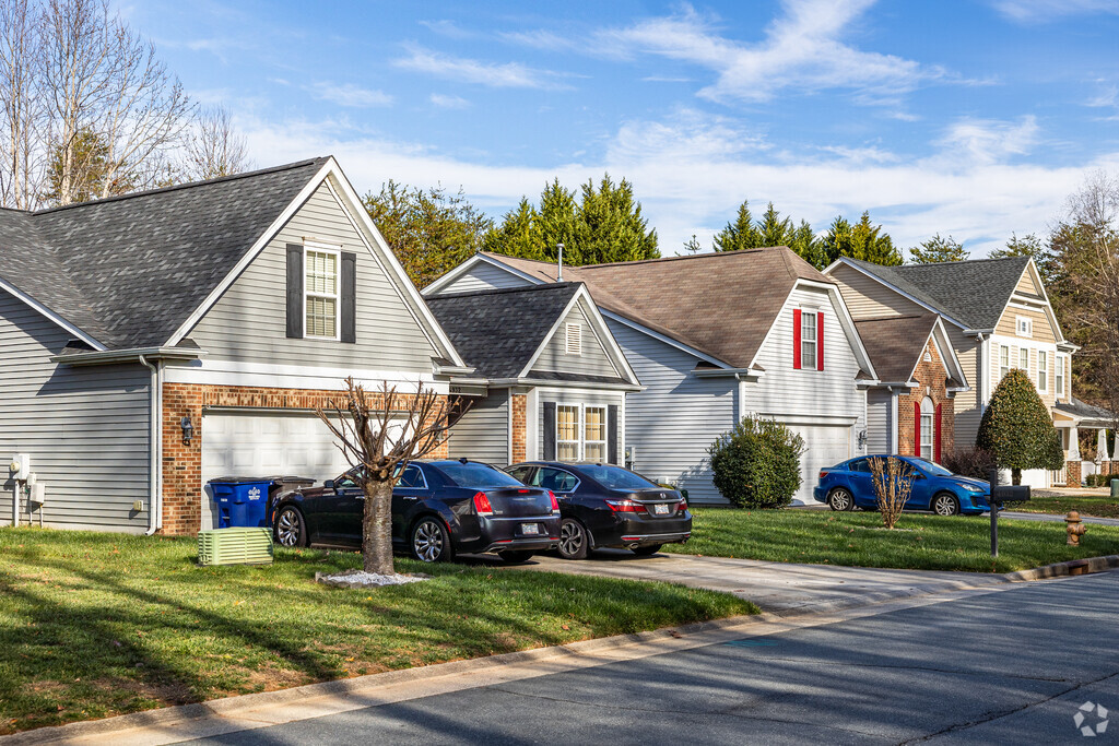 About Stonewall/Salemtowne Schools, Demographics, Things to Do