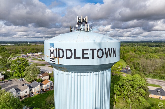 Far Hills is a welcoming neighborhood in Middletown.