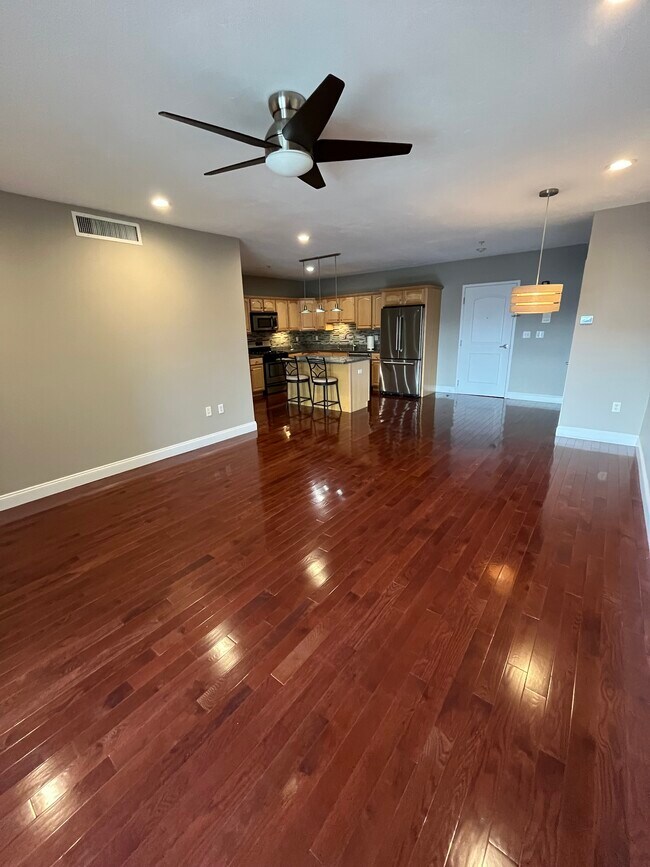 270 N Main St unit 404, Mansfield, MA 02048 - photo 3