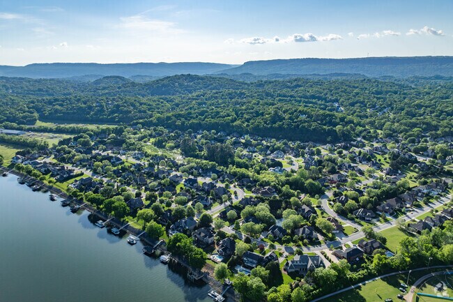 Find a lot with water access in Stuart Heights-Rivermont.