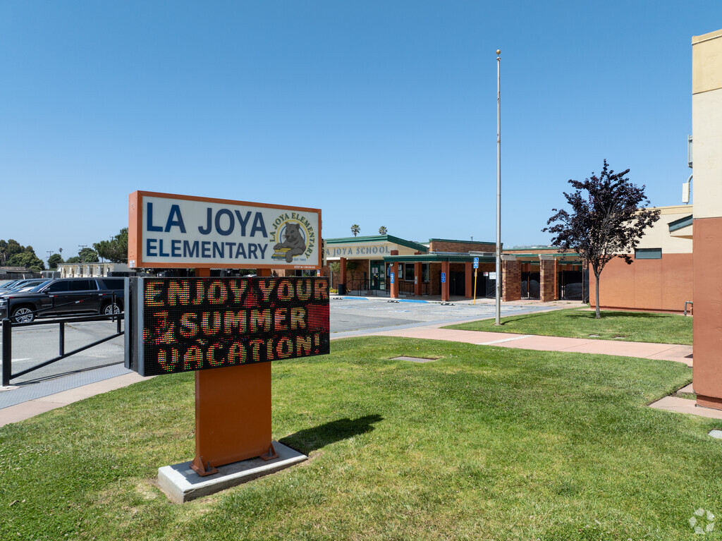Students thrive at La Joya Elementary in Salinas.