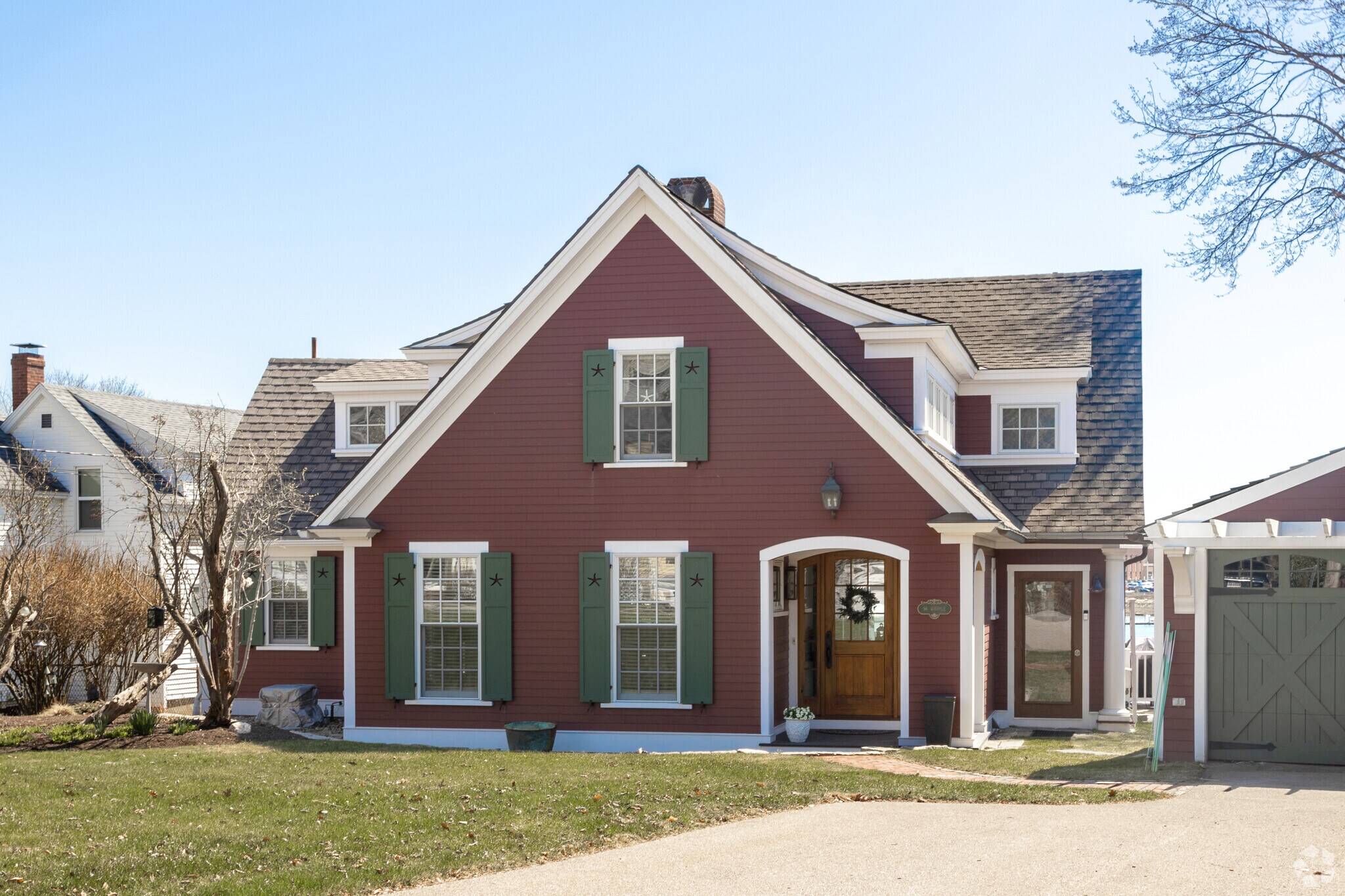 An Historic Cape Located In The Kittery Neighborhood