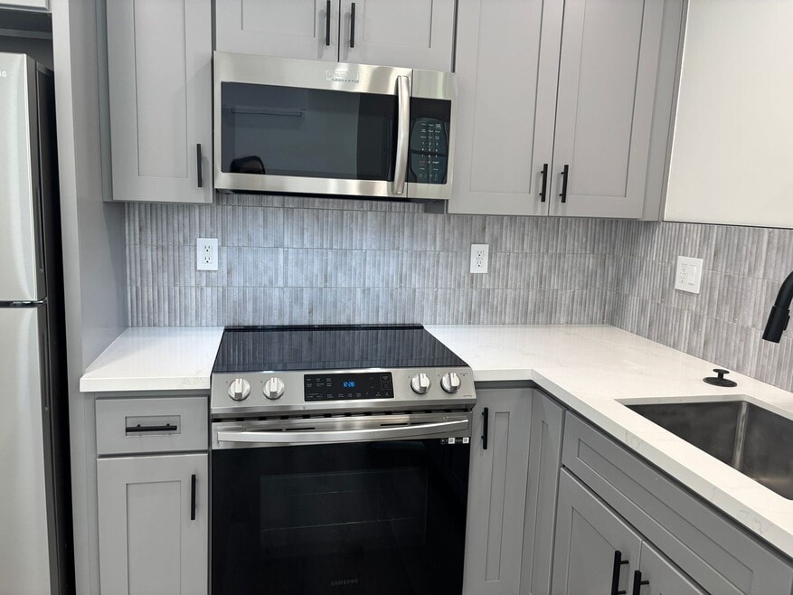 1219-1223 S Lake St unit 1223, Burbank, CA 91502 - photo 1