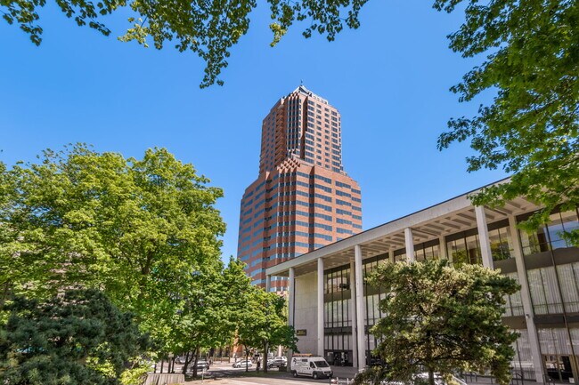 1414 SW 3rd Ave unit 2702, Portland, OR 97201 - photo 4