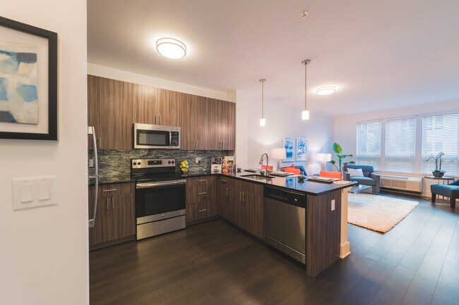 The Cobalt Apartments, Somerville, NJ 08876 - photo 4