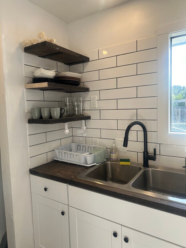 1258 Mistletoe Ln unit Creekside, Redding, CA 96002 - photo 7