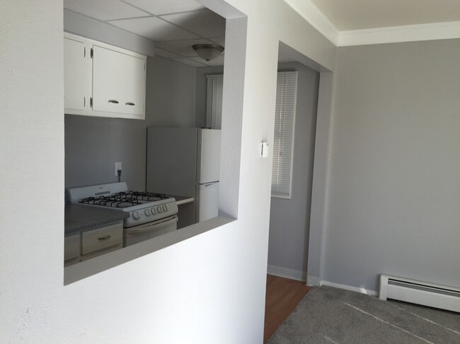 Nice opening for atmosphere and setting for items