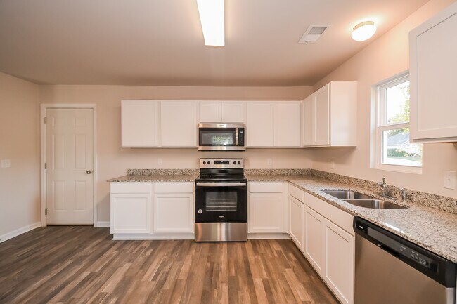 222 Saddle Brooke Trace, Brunswick, GA 31525 - photo 7