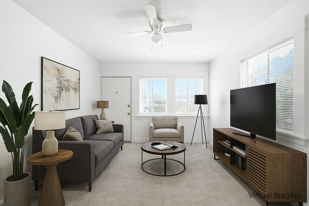 3962 1/4 S Hobart Blvd unit 3962 1/4 S HOBART BL, Los Angeles, CA 90062 - photo 1