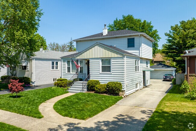 Houses with quaint yards, private driveways and garage space are to be found in Forest View.