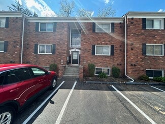 31831 Grand River Ave, Farmington, MI 48336