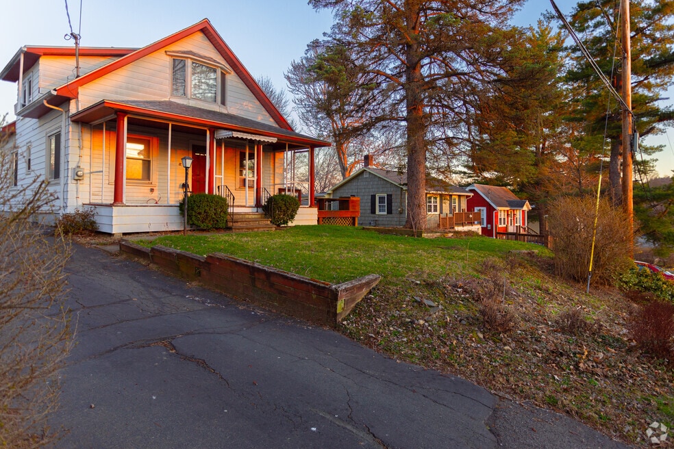 Neighborhood_Wynantskill_021524