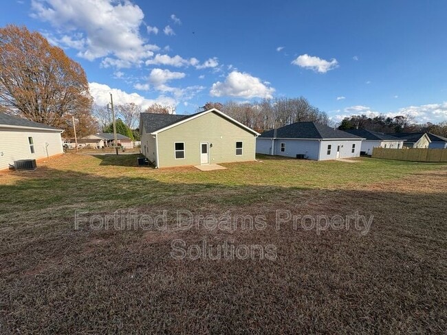 3121 Chapel St, Walkertown, NC 27051 - photo 4