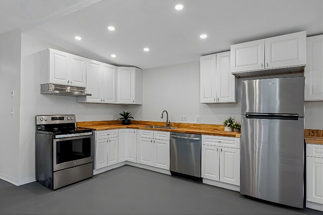 1815 Apache Trail, Clearwater, FL 33755 - photo 4