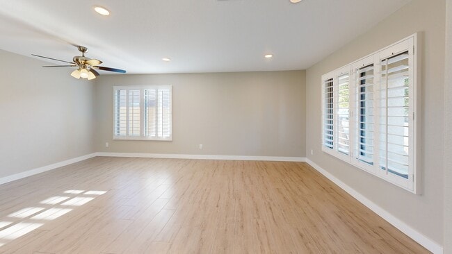 1033 S Grenoble, Mesa, AZ 85208 - photo 2