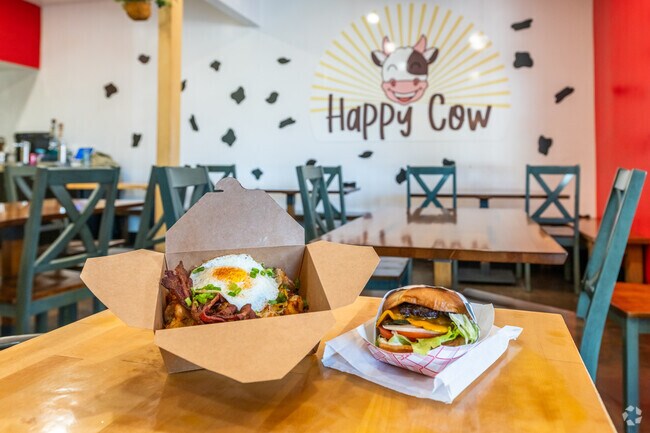 Happy Cow serves delicious hash bowls and bulgogi burgers in the Amazon neighborhood of Eugene.