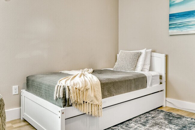 1669 Colleen St unit ID1346496P, Sarasota, FL 34231 - photo 4