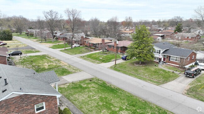 P01 Okolona - Neighborhood homes