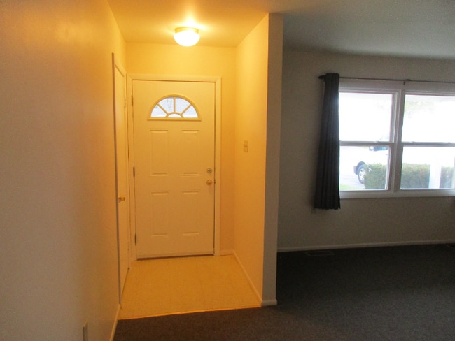 733 Acadia Rd, Valparaiso, IN 46385 - photo 3