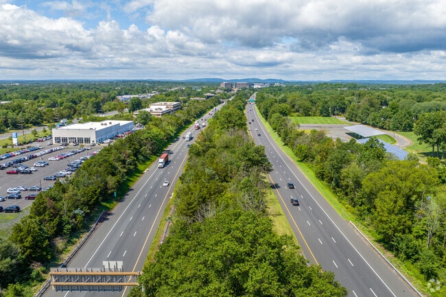 I-287 provides Bound Brook residents easy access to transportation for commuters.