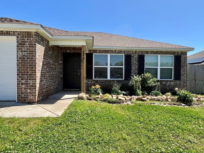 1751 Forest Dr, Centerton, AR 72719 - photo 2