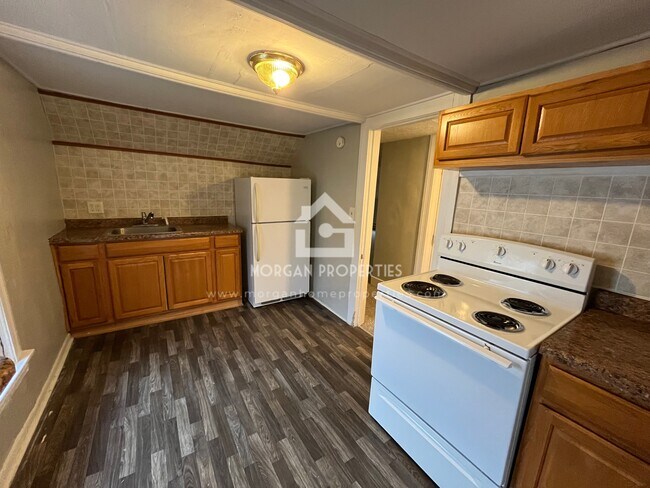 714 Park Ave unit .5, Anderson, IN 46012 - photo 4