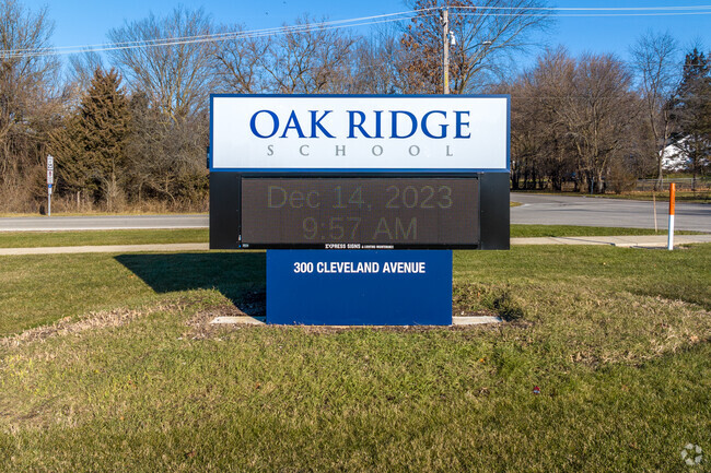 Oak Ridge Rssp is located in Carpentersville IL.