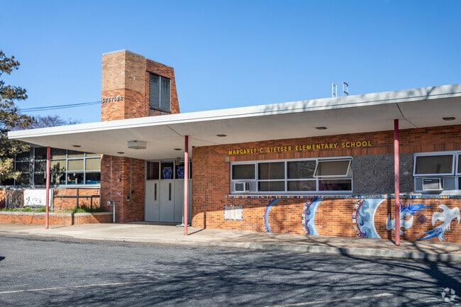Stetser Elementary School serves students throughout Chester from Pre-K through sixth grade.