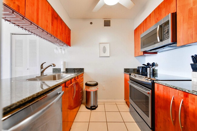 1 SE 12th St unit FL29-ID1022202P, Miami, FL 33131 - photo 7