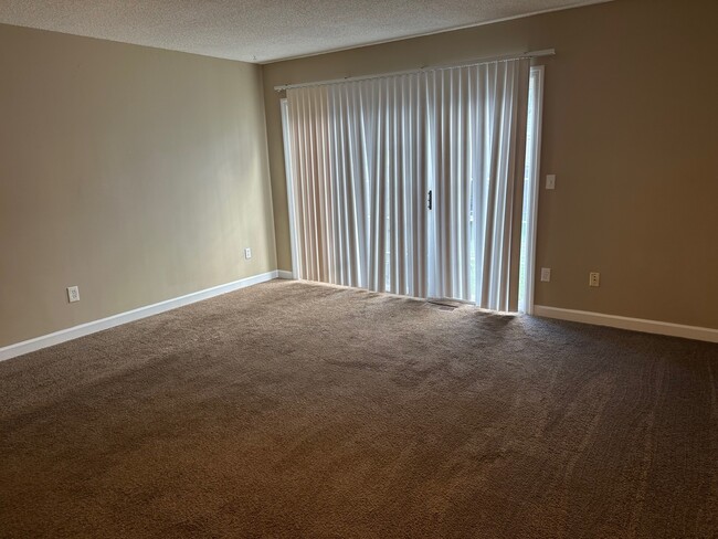 1996 Camino Ln, Hilliard, OH 43026 - photo 2