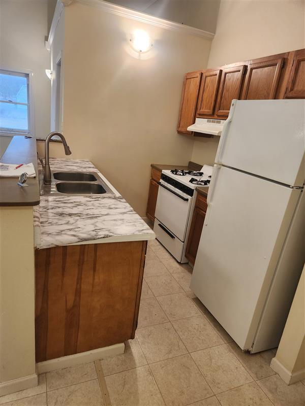 10364 Davison Rd, Davison, MI 48423