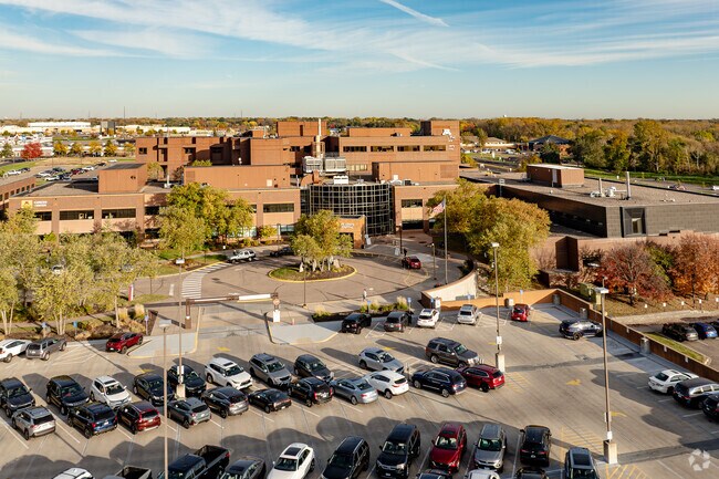 entrance of  M Health Fairview St. John's hospital