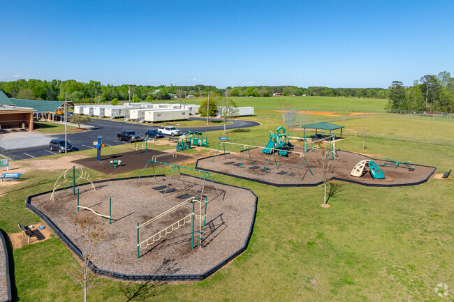Unity Grove Elementary School has a student to teacher ratio of 15 to 1.