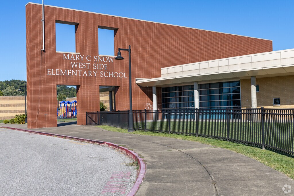 Mary Snow West Side Elementary School is a public school in Charleston, WV.
