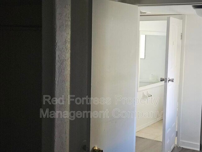 255 Hubbard Ave unit B, North Fort Myers, FL 33917 - photo 6