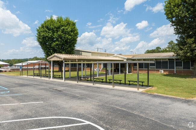 Blountsville Elementary School has over 650 students.