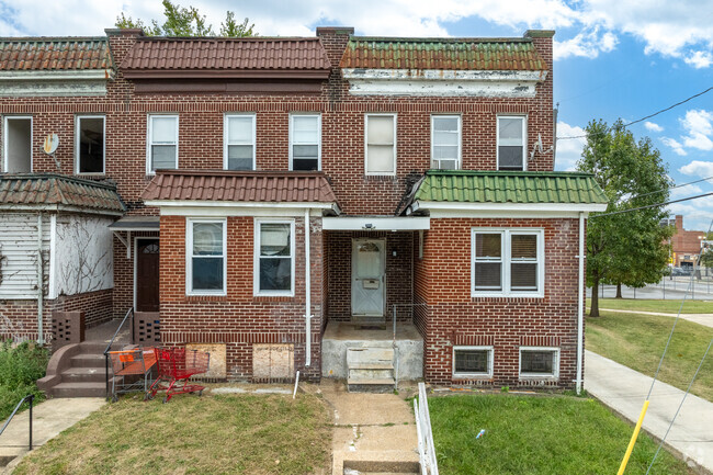 There are a wide variety of row home options in Lucille Park.