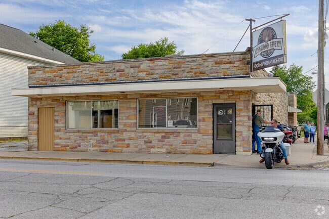 Linnwood Tavern Bar & Grill is a local Hanna Lafayette hang out.