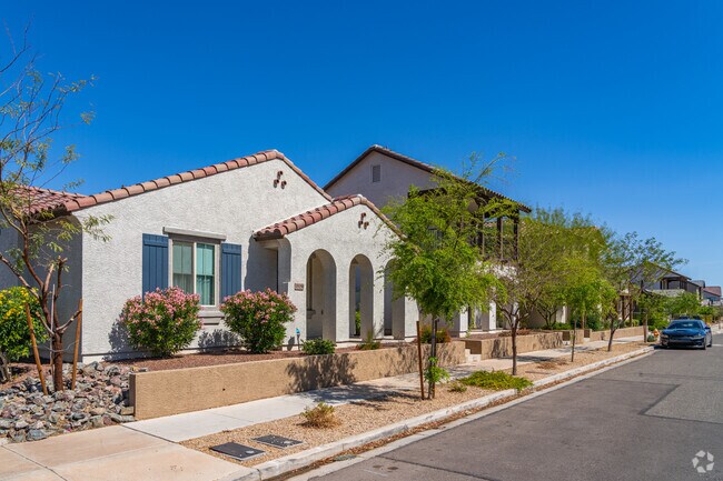 All of Centerra’s homes are set along sidewalk-lined streets in planned subdivisions.