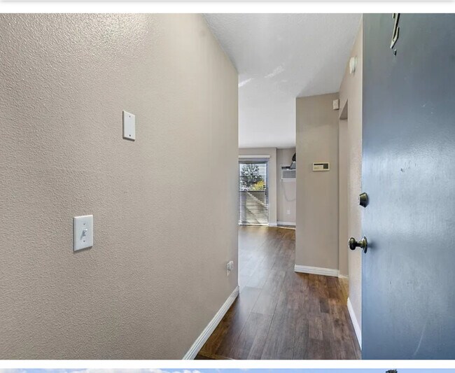 4506 Saugus Ave unit 2, Sherman Oaks, CA 91403 - photo 2