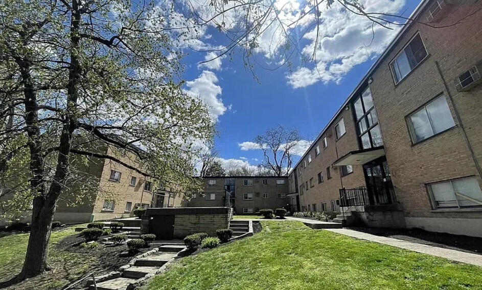 Lincoln Woods Flats, Norwood, OH 45212 - photo 1