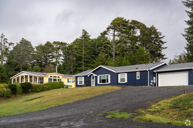 Colorful manufactured are found throughout the Seal Rock neighborhood.