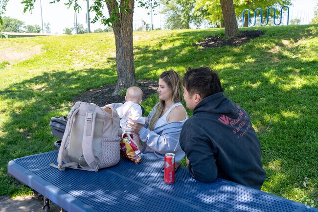 Lake Saint Louis families head to Founders Park for shady picnics.