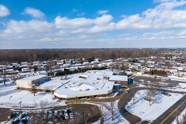 Emma V. Lobbestael Elementary School, Campus Overview.