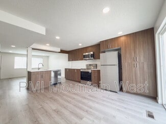 945 S Main St Unit 4, Bountiful, UT 84010
