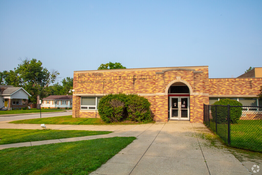 Carl G Fisher Elementary School 1 main entrance in Speedway.
