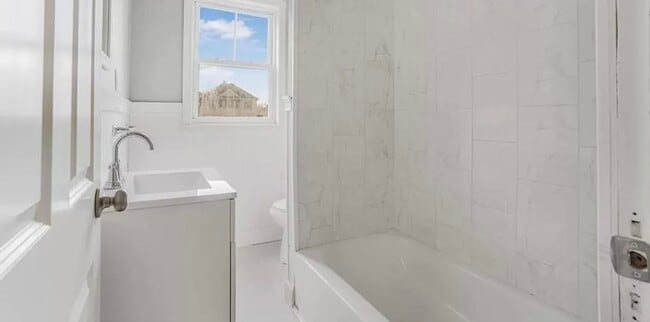 475 Tecumseh St unit 1, Fall River, MA 02721 - photo 4