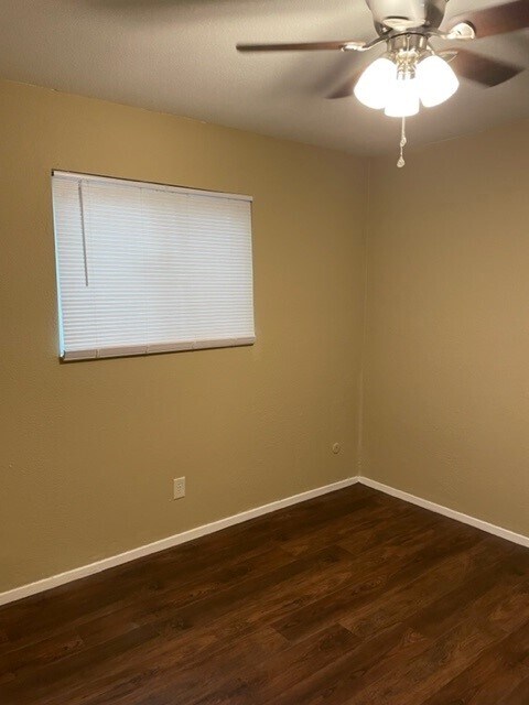 1719 6th St, Rosenberg, TX 77471 - photo 7