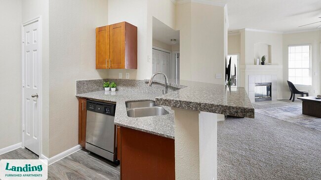 901 Lakeside Cir unit 8308, Lewisville, TX 75057 - photo 5