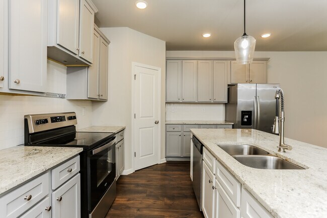 1239 Spring Marsh Ct NE, Gainesville, GA 30501 - photo 7